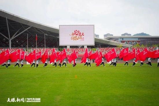 “每次上场我都会试图帮助球队，当在替补席时我也会看场上的球员是如何比赛的，我认为那是很重要的事情，我在变得越来越好。